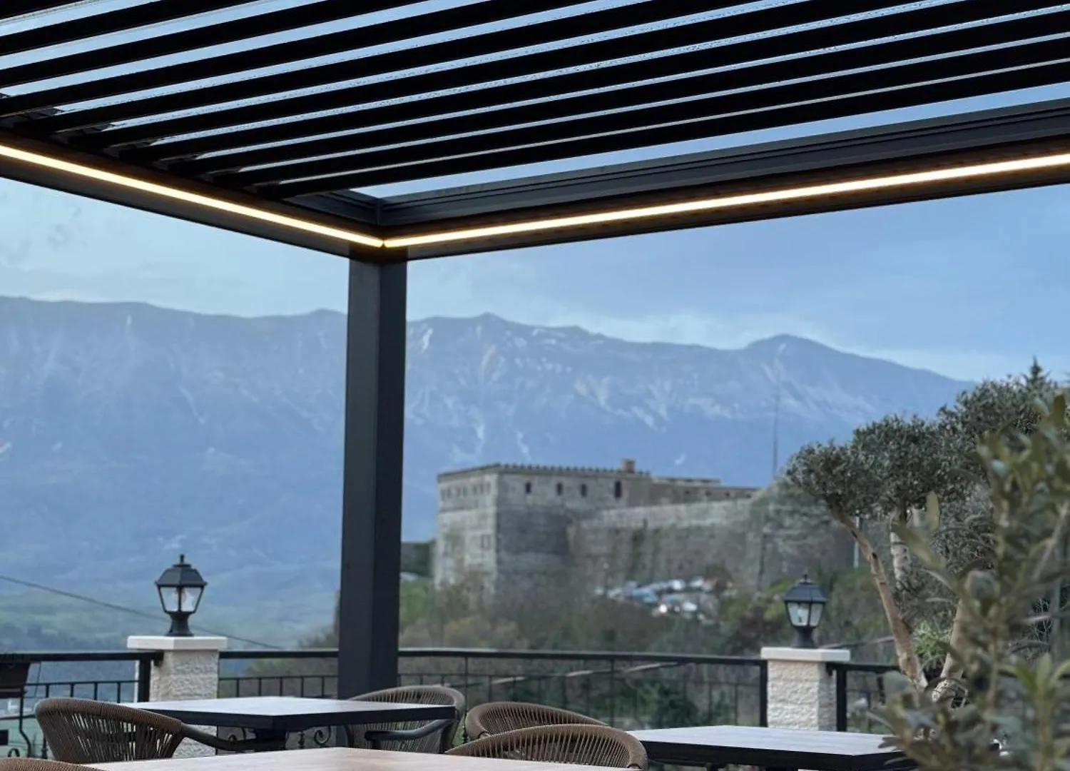 Castle Hotel Gjirokastër 3*,  Albânia
