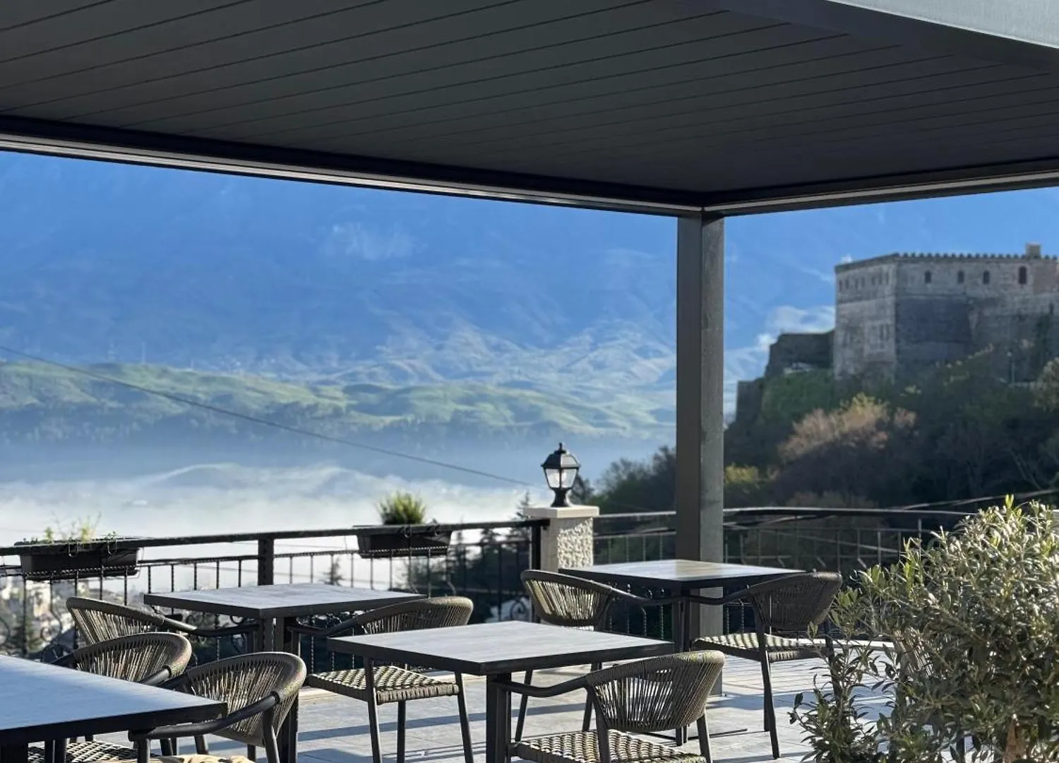 Castle Hotel Gjirokaster 3*,