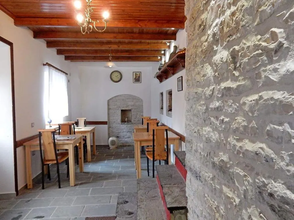 Castle Hotel Gjirokastër 3*,